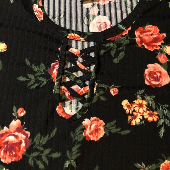 Rose Top - Picture 2 of 5